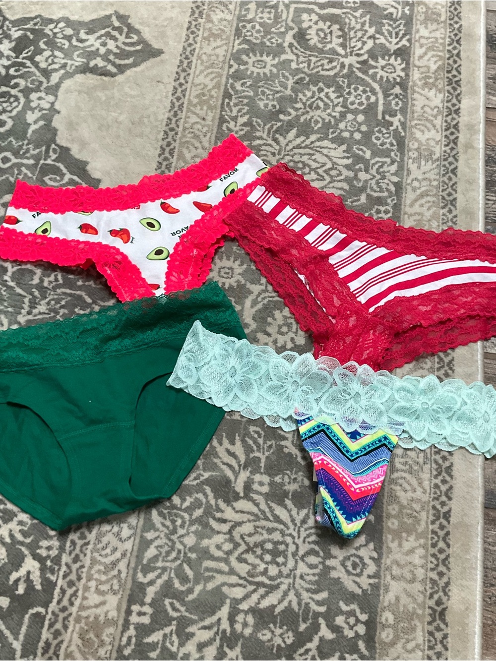 Women’s NWT lace Trim Bikini & Thong Panty Set - Green, Red, Pink, Mint small